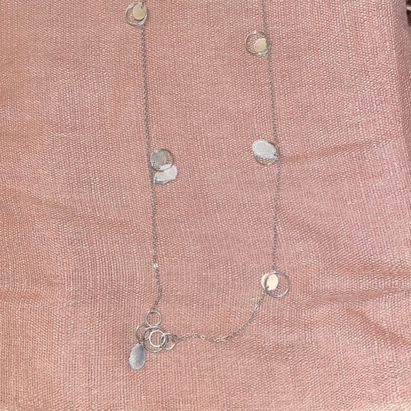✅Silver tone long necklace w/ discs, circles & teardrop  shapes 🩶 - Picture 3 of 5